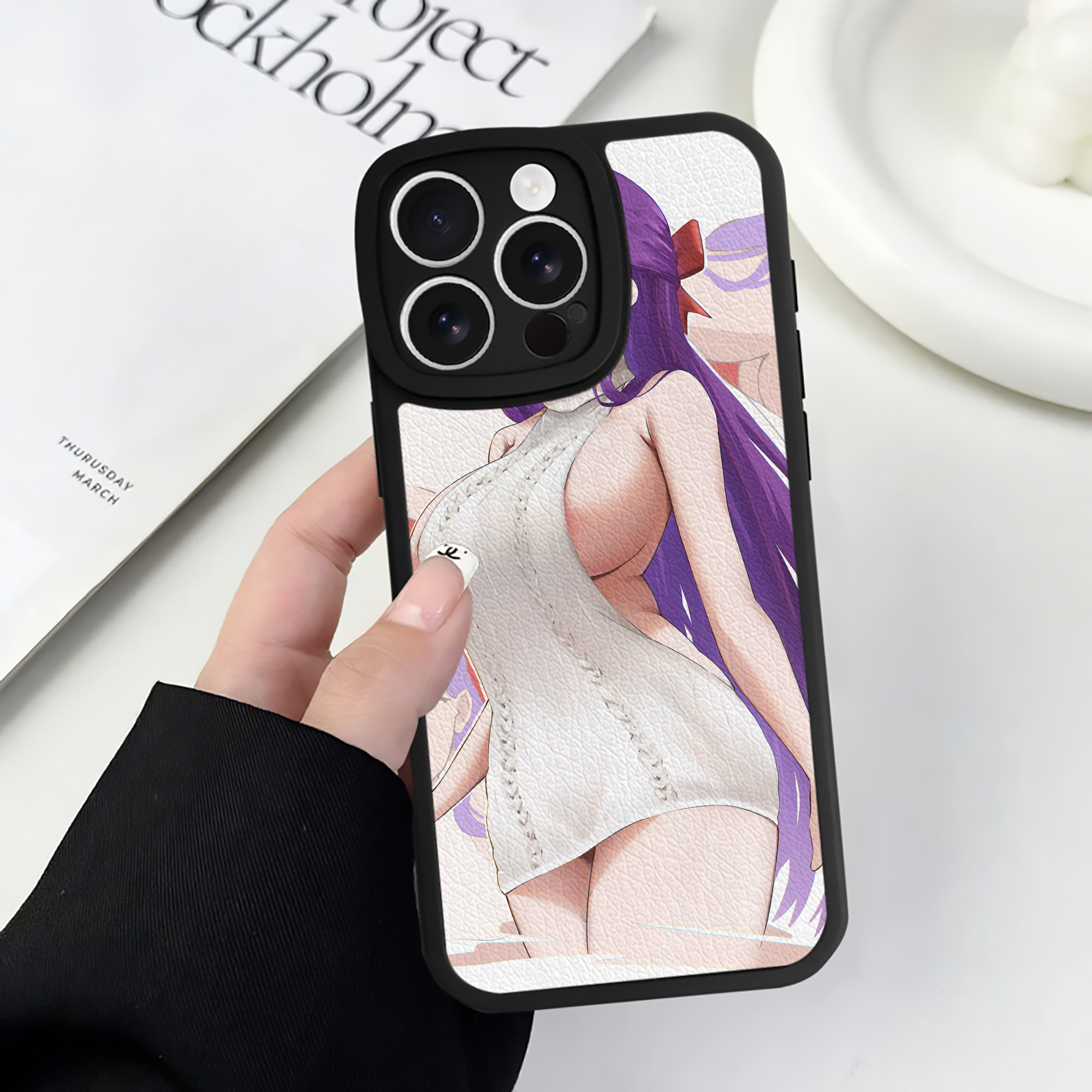 （画像用） 葬送のフリーレン Frieren 【iPhone 16シリーズ対応】シリコンスマホケース（レザー調） 材質：シリコン